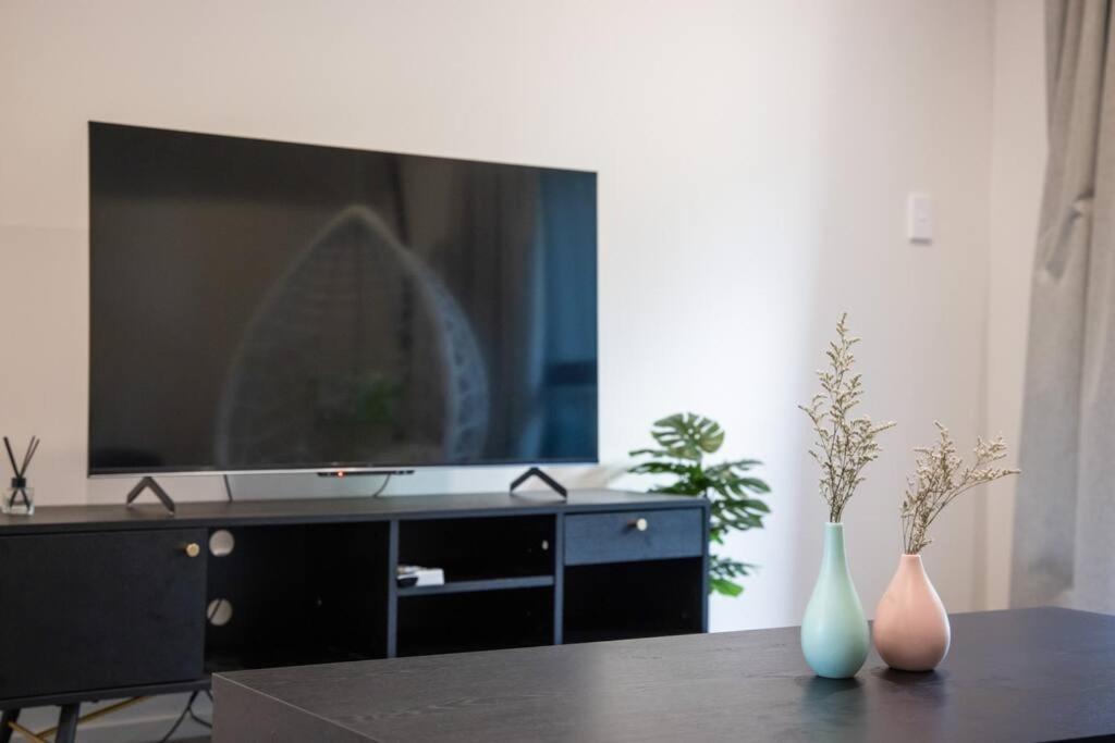 Urban Bliss New Downtown U2 Apartment