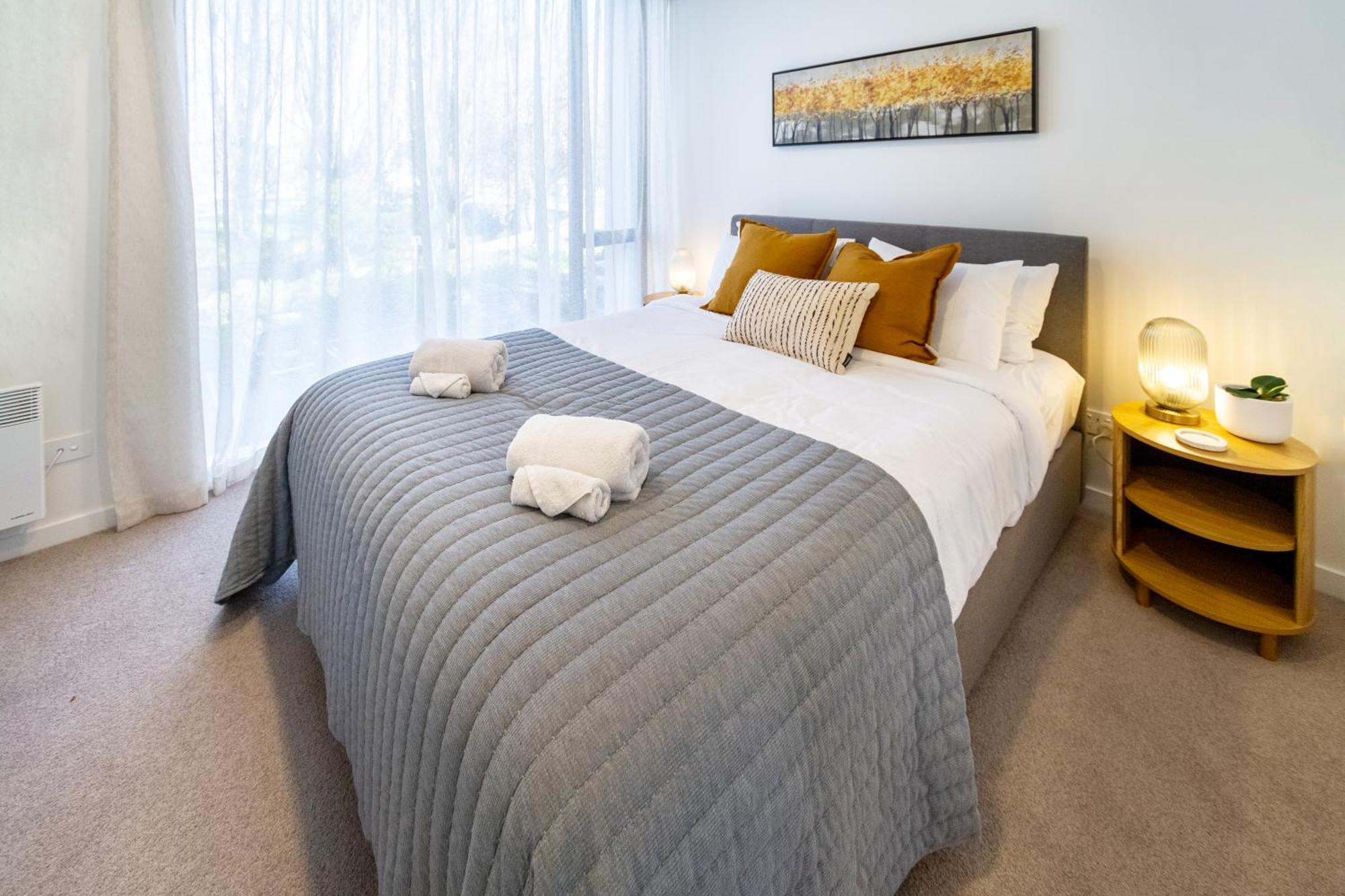 Warm With 2 Free Carparks Christchurch
