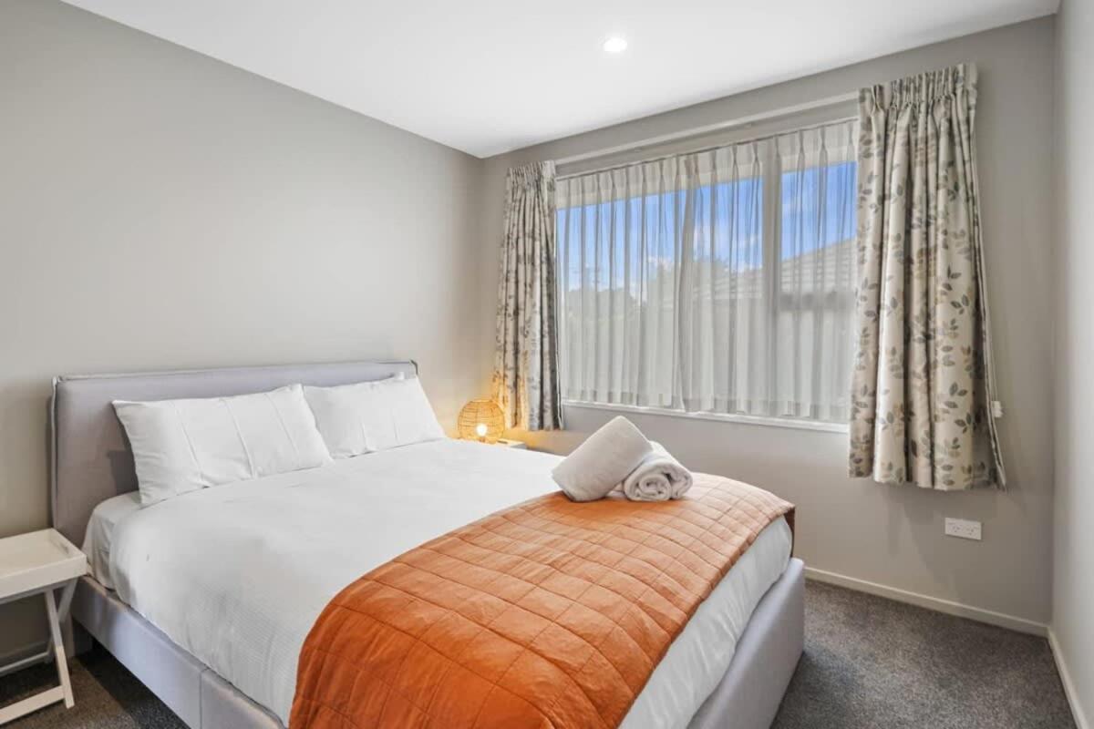 Modern 2-bedroom Oasis Just Steps From The Christchurch