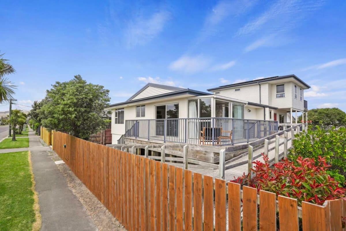 Modern 2-bedroom Oasis Just Steps From The Christchurch