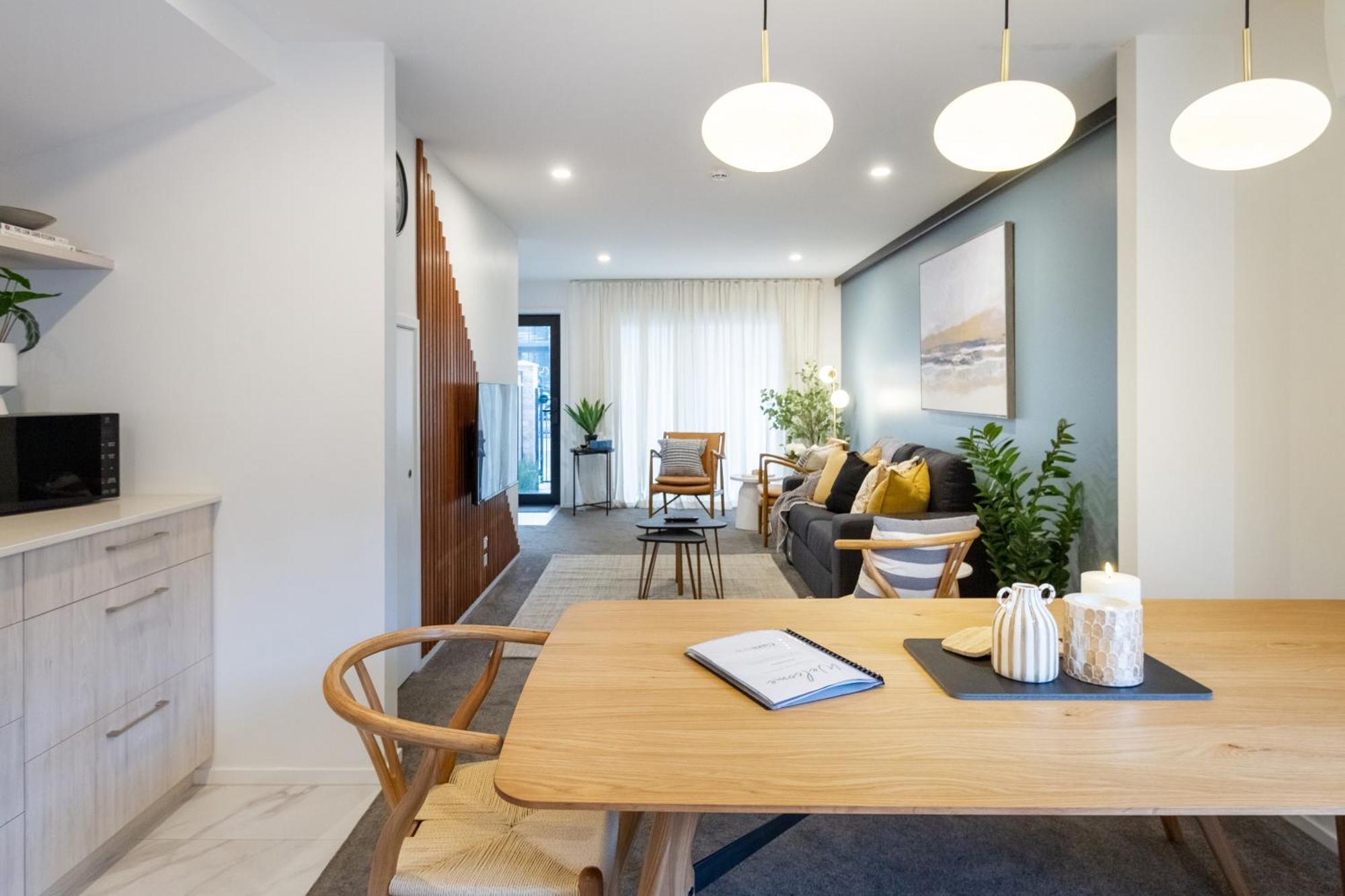 Stylish Townhouse Next To Little High Apartment