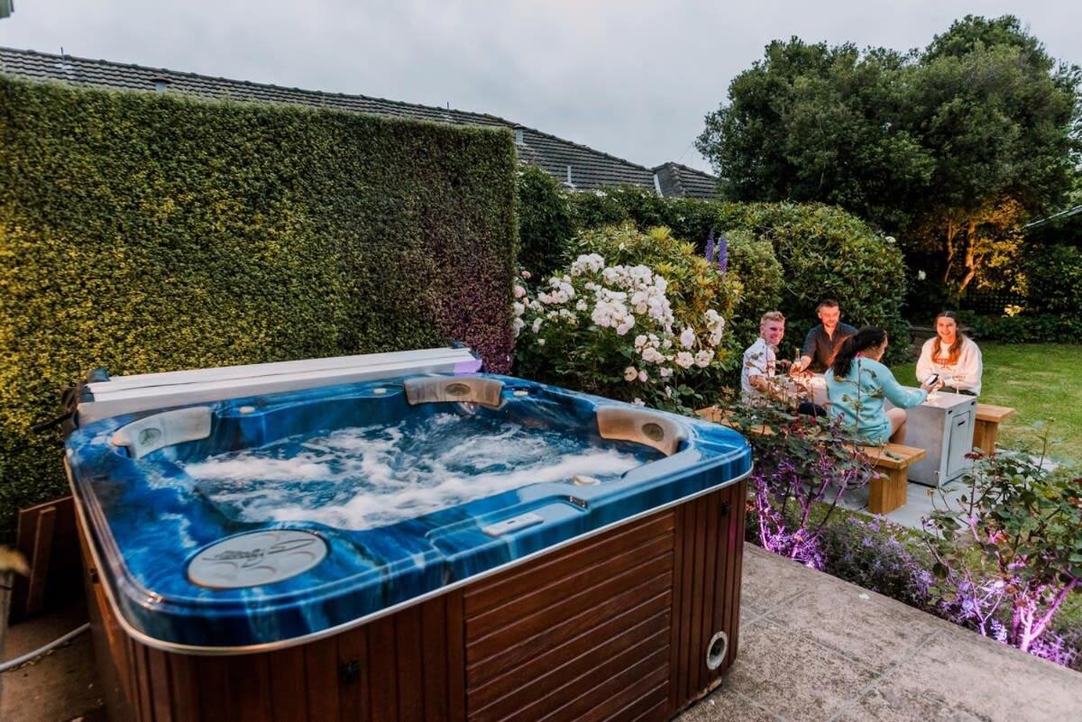 Grand Old Mansion - Sleeps 12