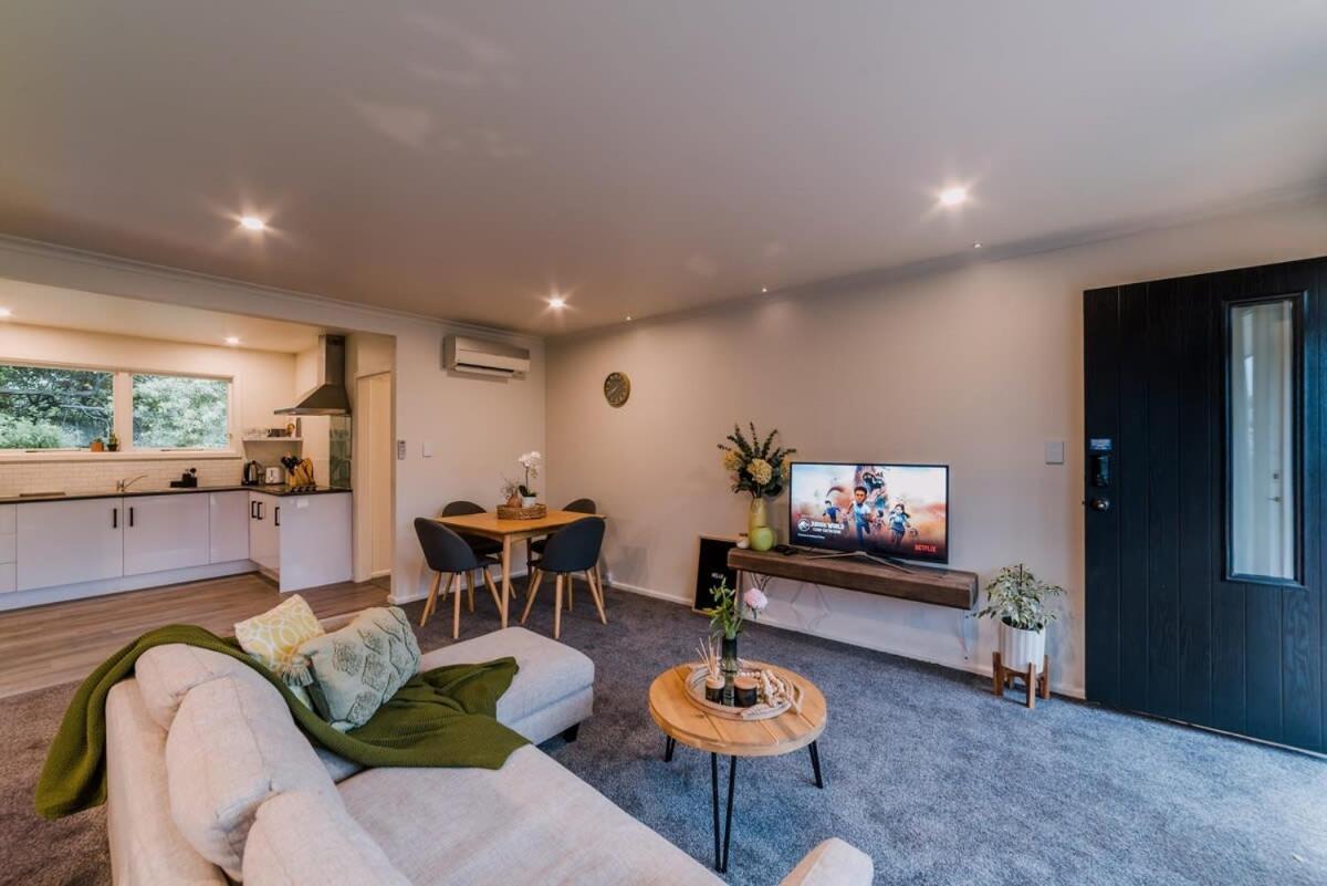 Heaven On Hagley - Sleeps 6 Holiday home Christchurch