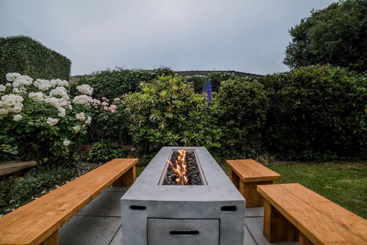 Ultimate Lux In Merivale - Sleeps 16 Villa