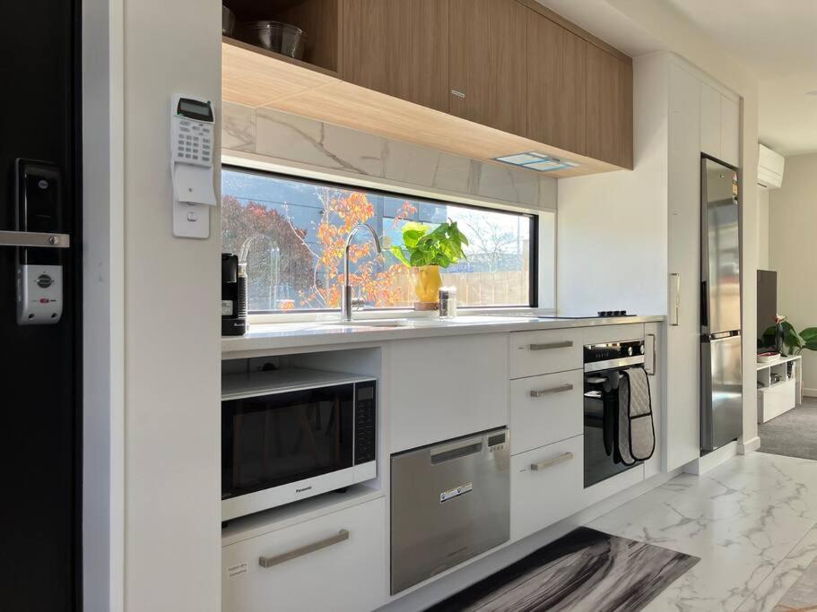 2-bedroom Ensuite, Close To City, Comfortable, Accessible With Own Parking Apartment