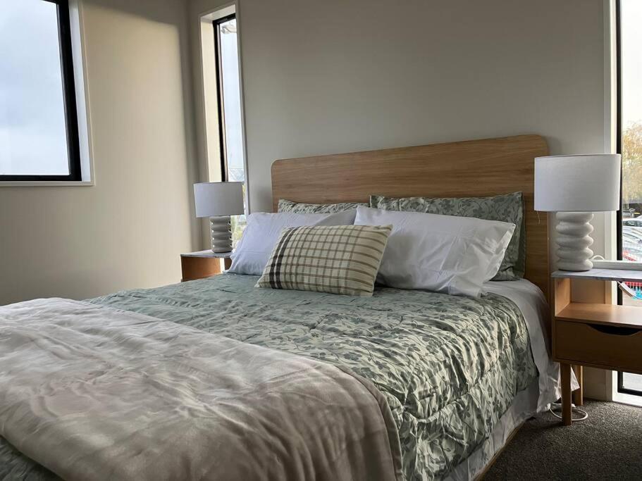 Apartment 2-bedroom Ensuite, Close To City, Comfortable, Accessible With Own Parking