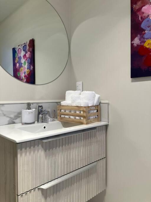 2-bedroom Ensuite, Close To City, Comfortable, Accessible With Own Parking Apartment *
