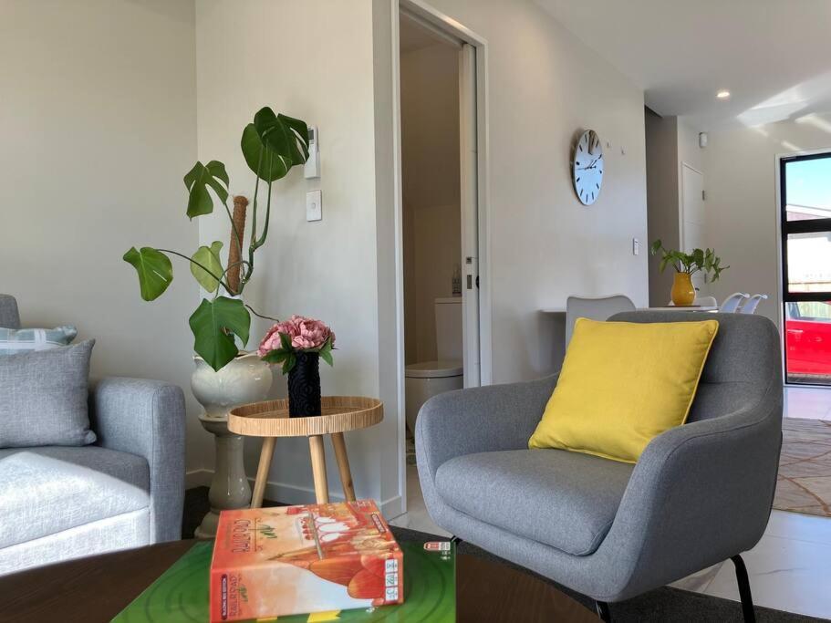 Apartment 2-bedroom Ensuite, Close To City, Comfortable, Accessible With Own Parking