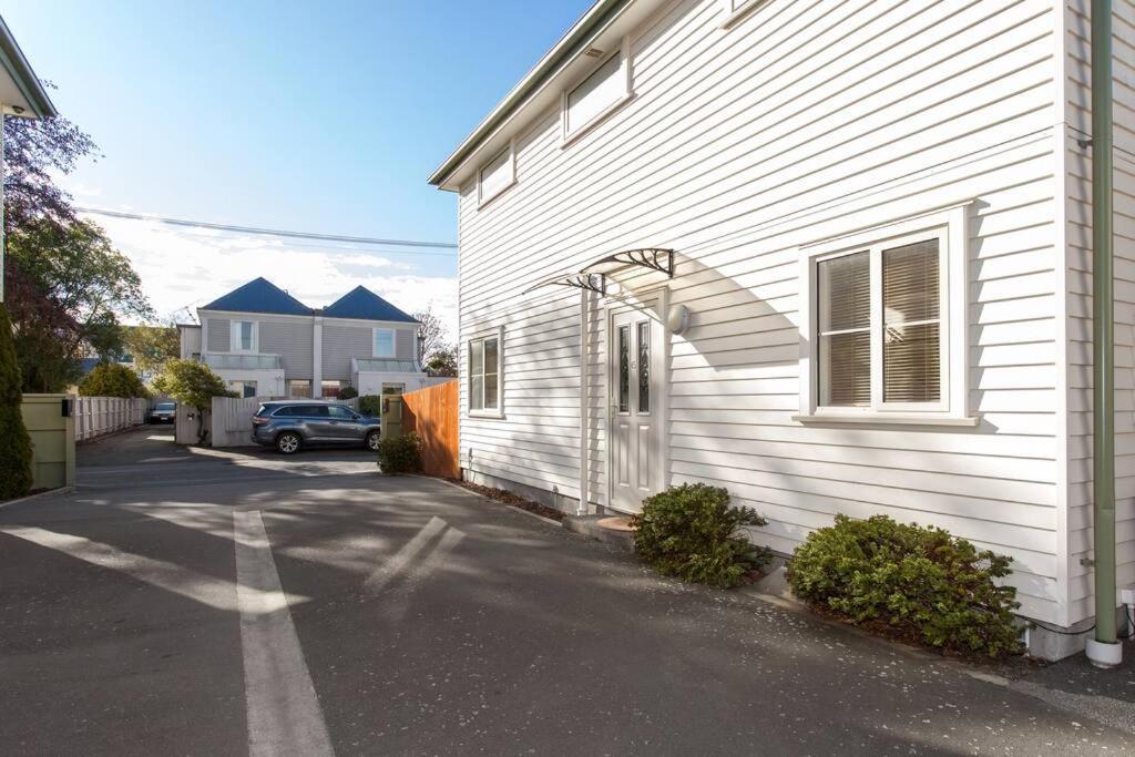 Charming Sunny Retreat Book Now Apartment Christchurch
