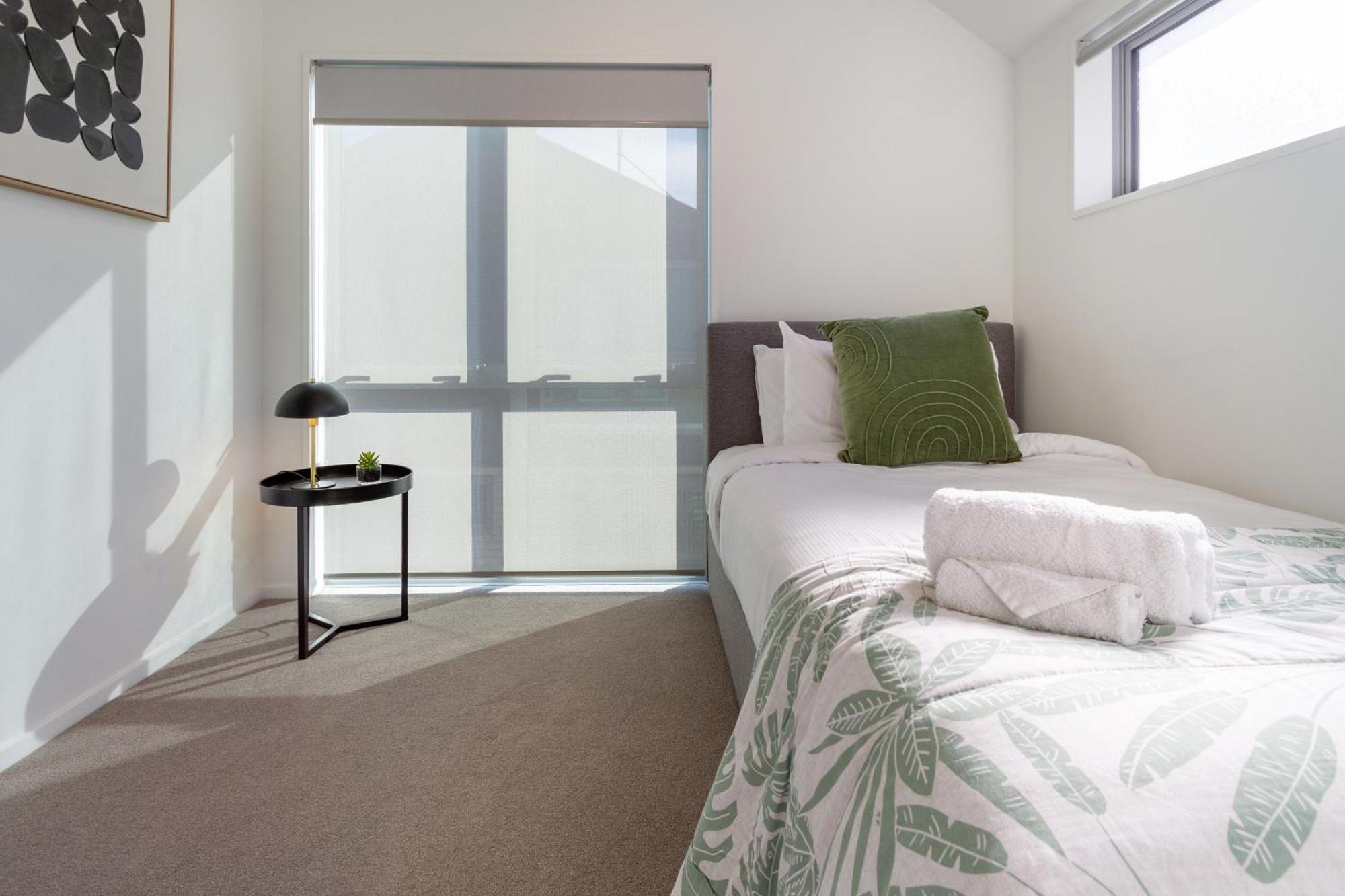 Apartment Park And 4br Townhouse Near Avon River