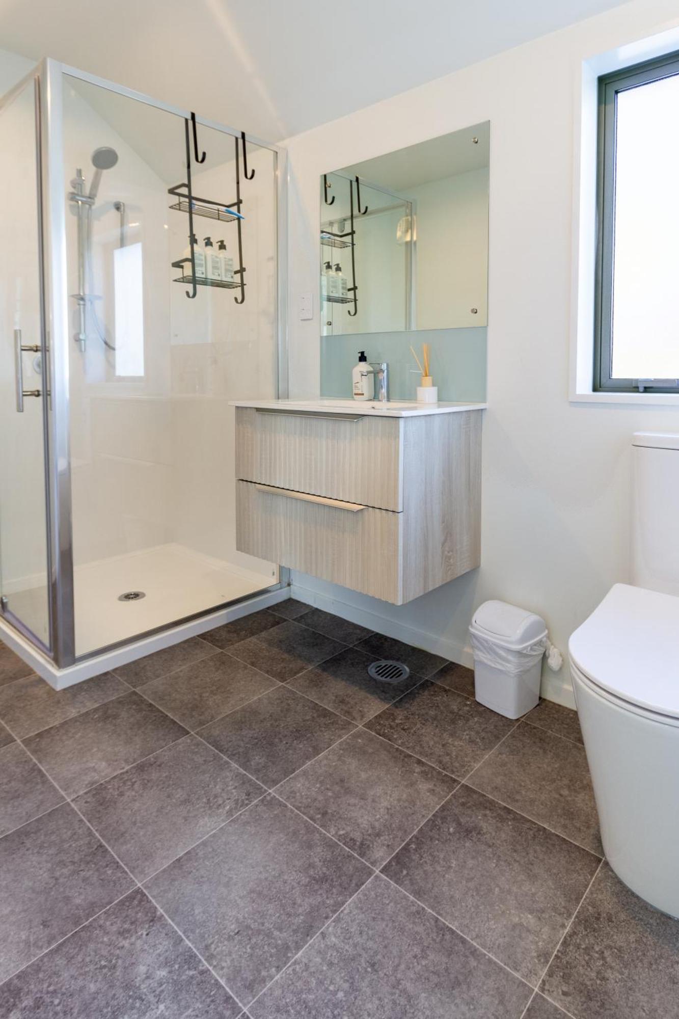 Park And 4br Townhouse Near Avon River *
