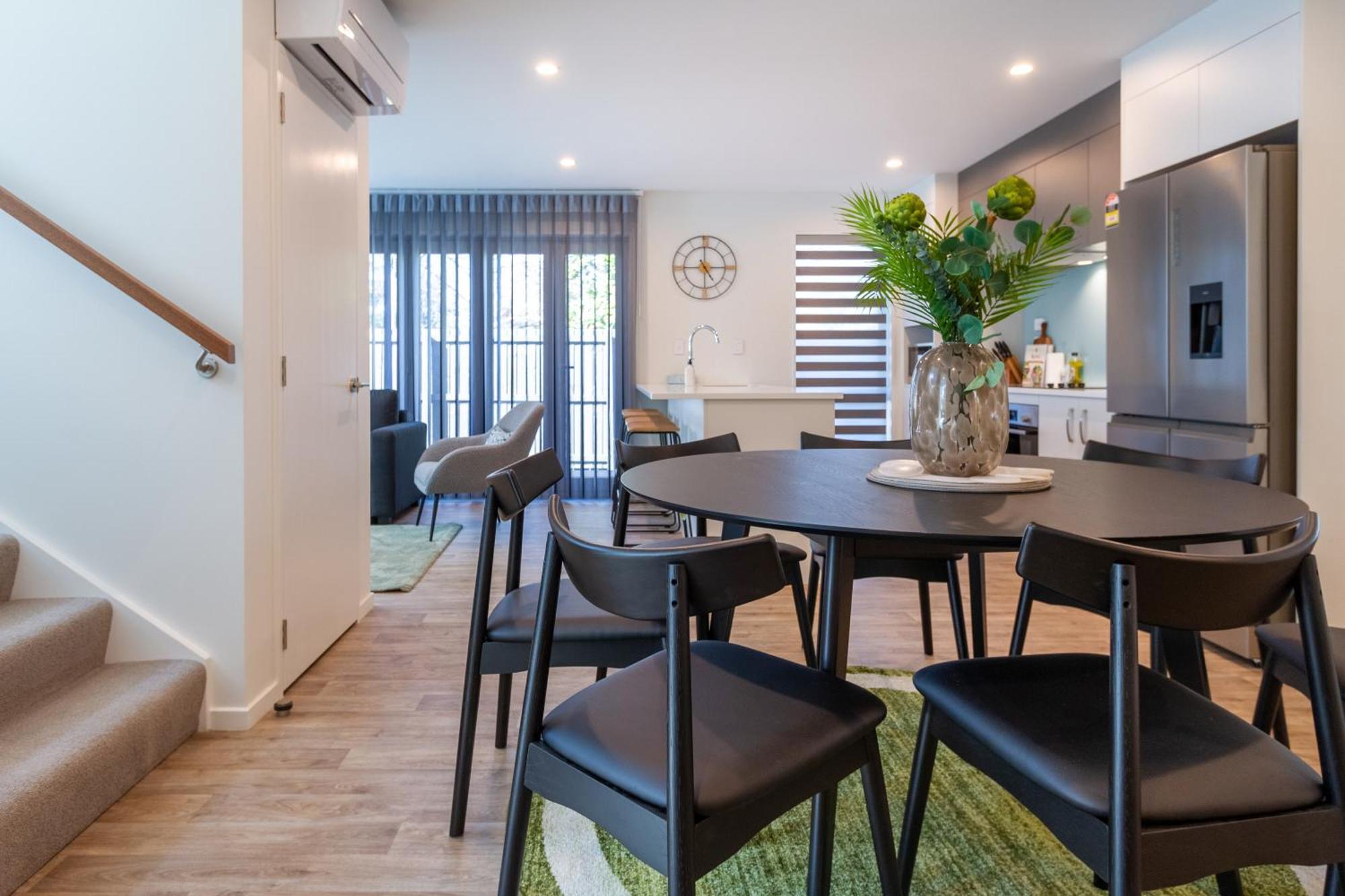 Apartment Park And 4br Townhouse Near Avon River