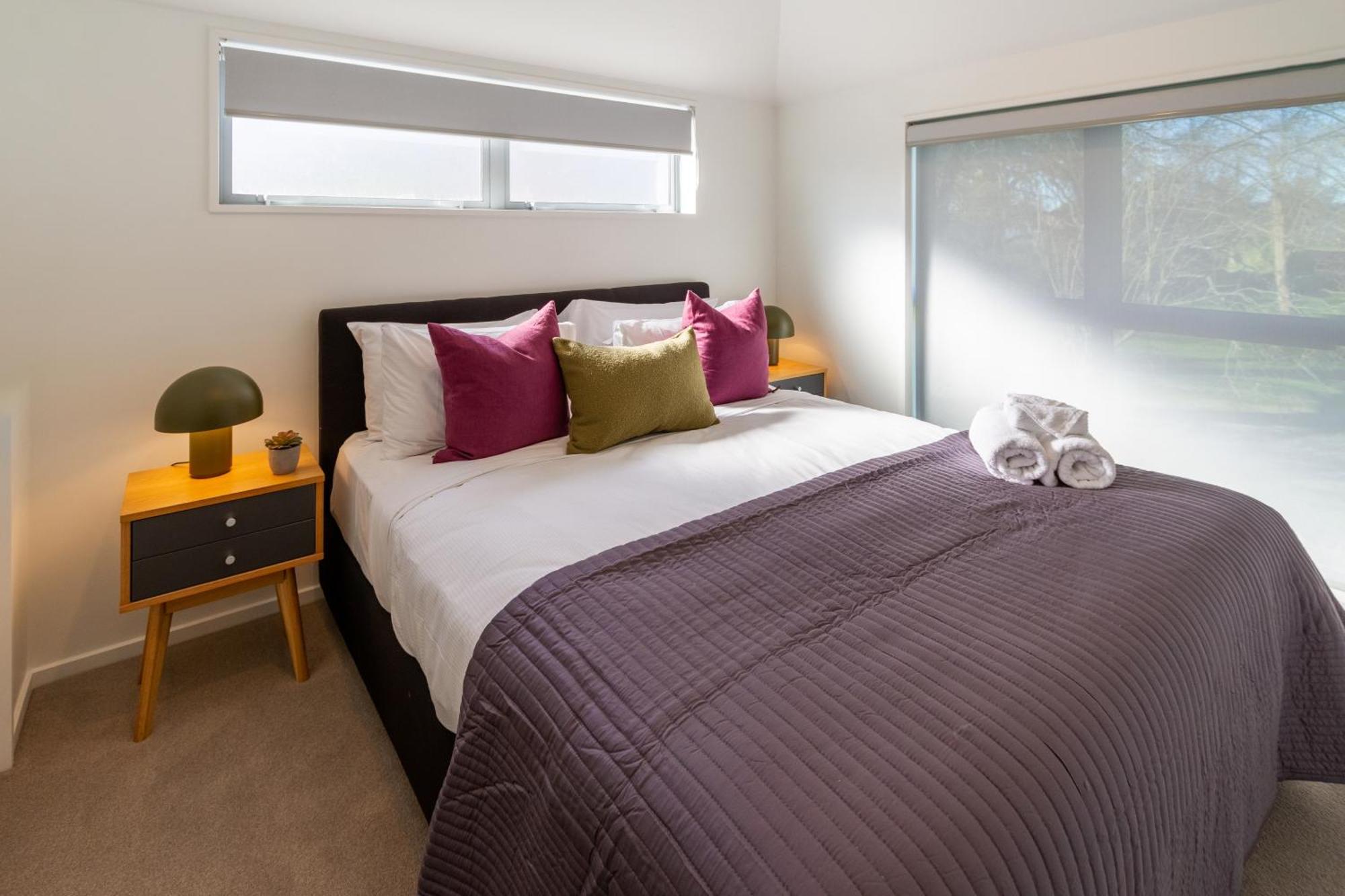 Apartment Park And 4br Townhouse Near Avon River