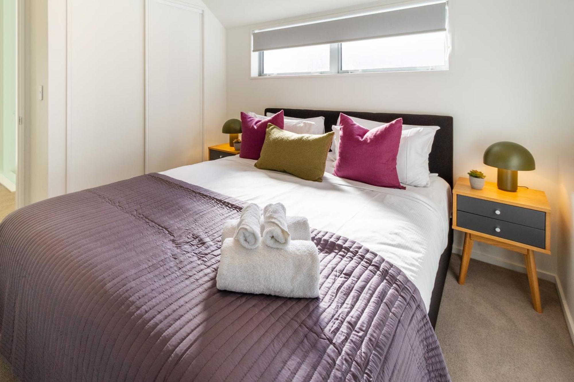 Park And 4br Townhouse Near Avon River *