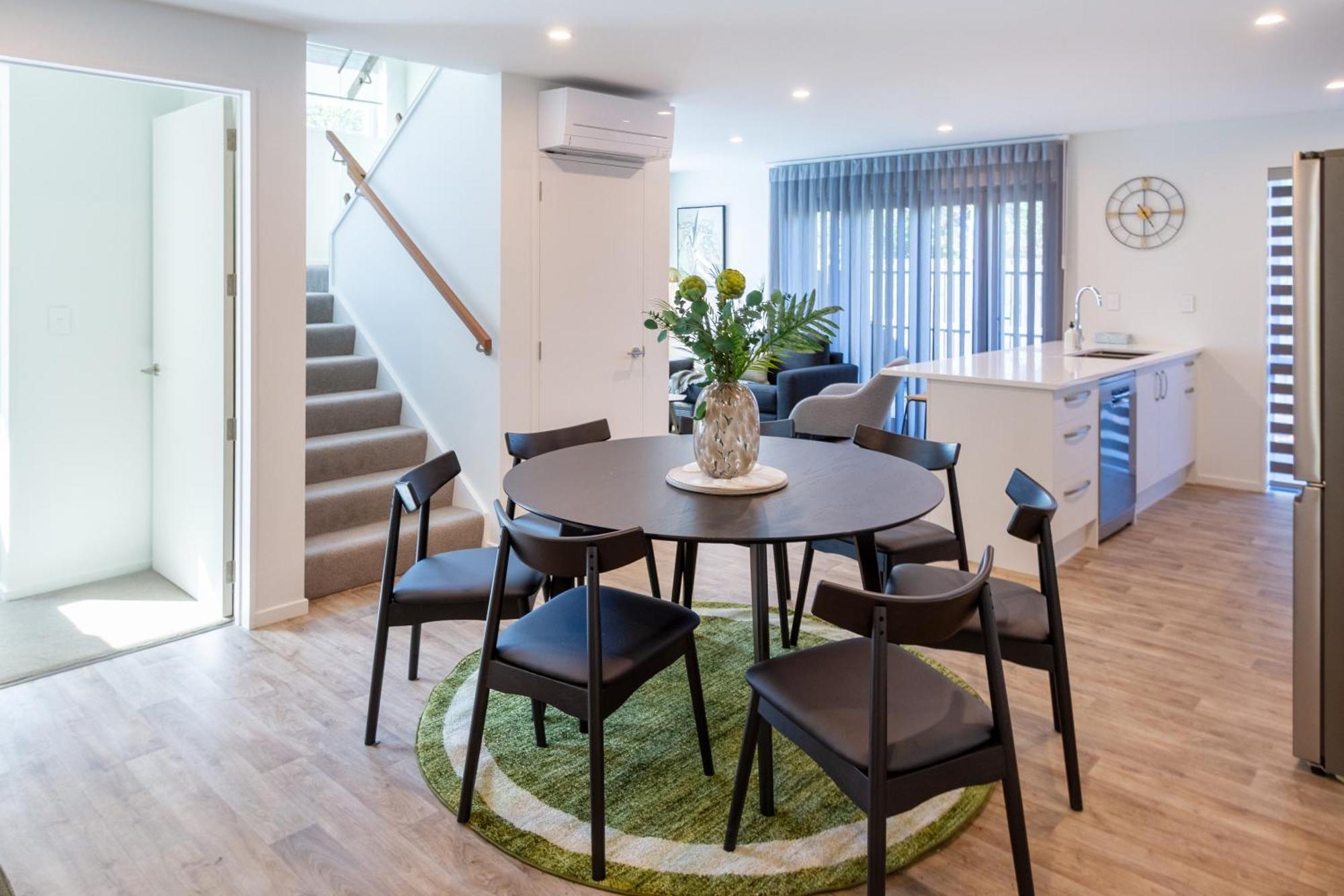 Park And 4br Townhouse Near Avon River Apartment