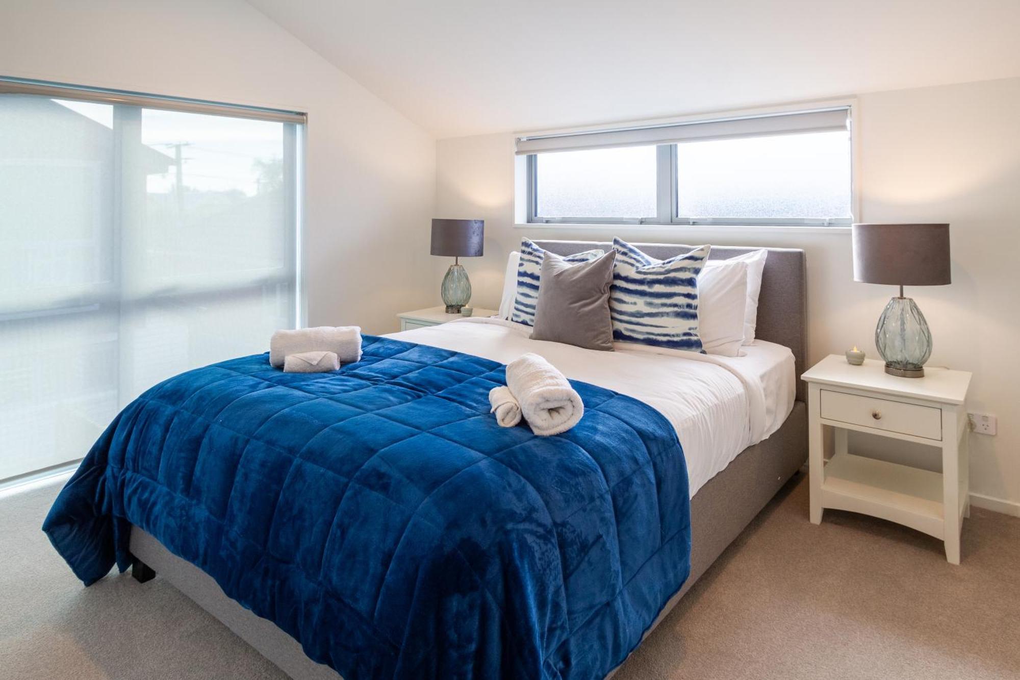 Urban Comfort And Parking Near Avebury Park * Christchurch