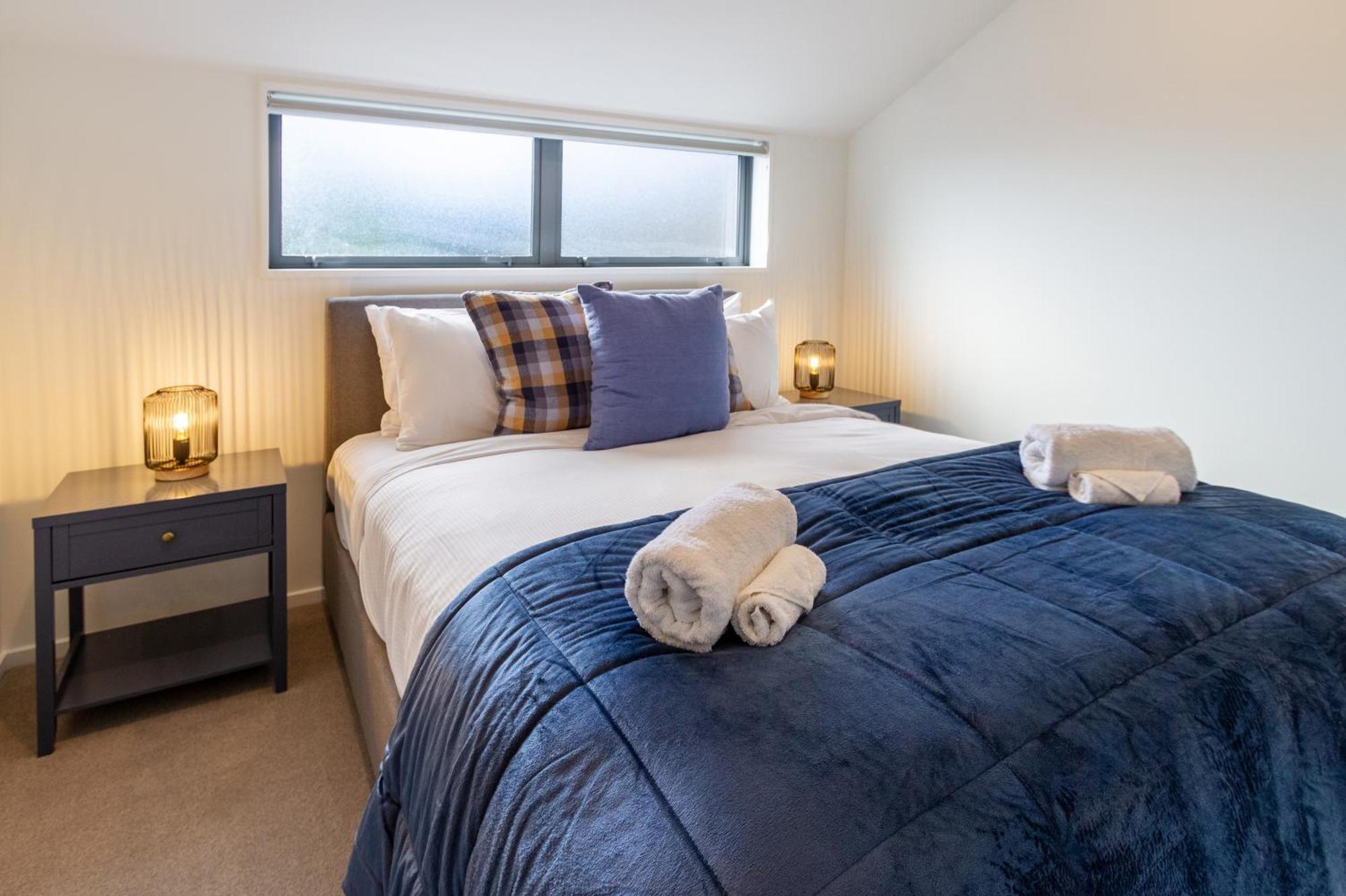 Urban Comfort And Parking Near Avebury Park