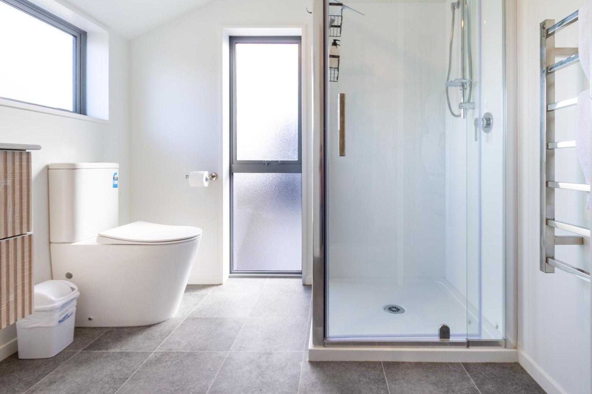 Apartment Urban Comfort And Parking Near Avebury Park *