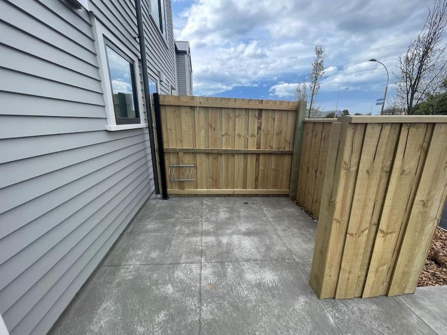 Apartment New And Serene Two Bedroom Townhouse Close To Cbd Christchurch