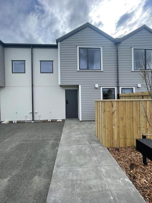 Apartment New And Serene Two Bedroom Townhouse Close To Cbd Christchurch