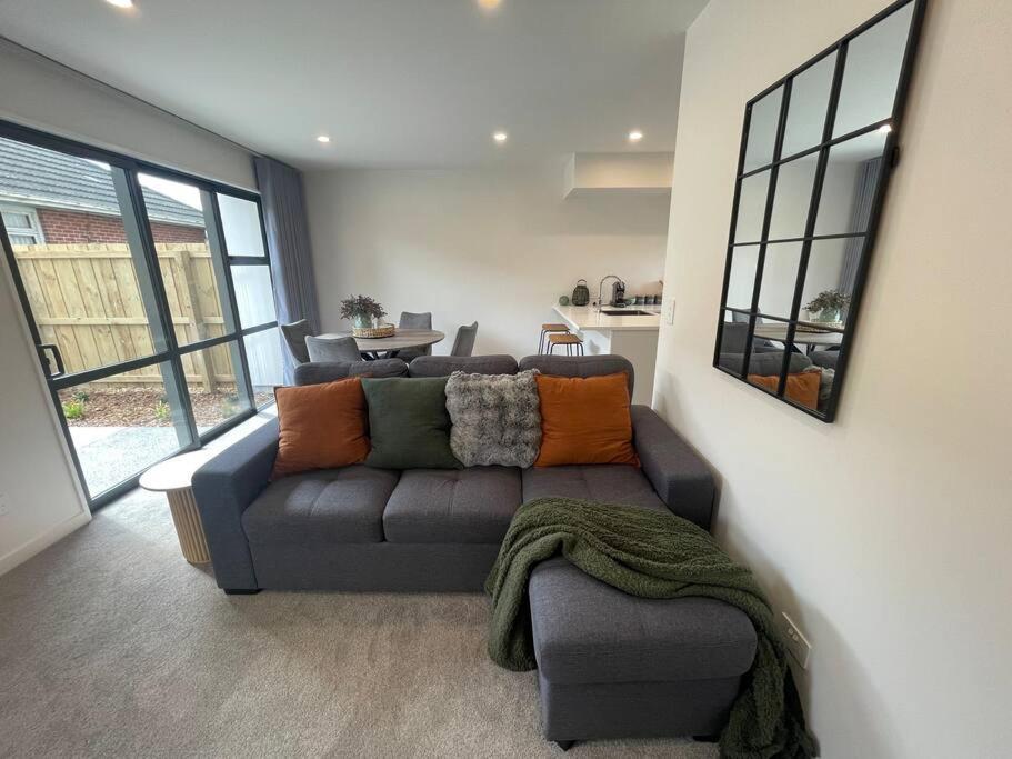New And Serene Two Bedroom Townhouse Close To Cbd Christchurch