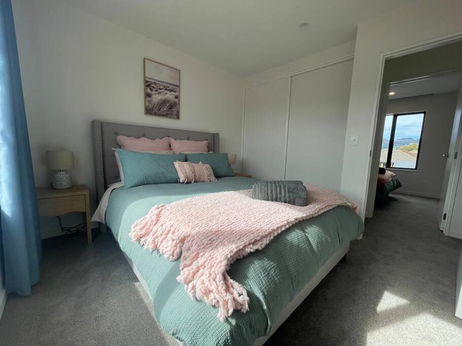 New And Serene Two Bedroom Townhouse Close To Cbd Christchurch