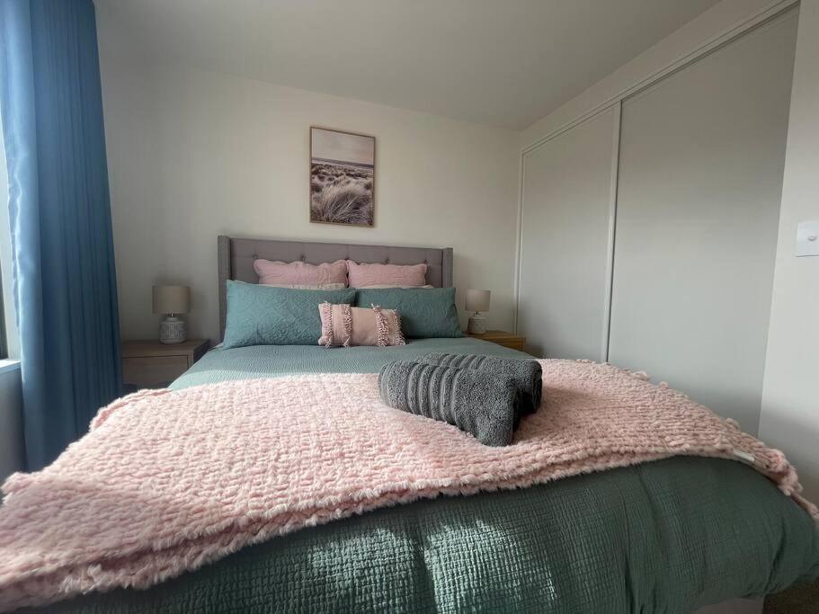 Apartment New And Serene Two Bedroom Townhouse Close To Cbd *