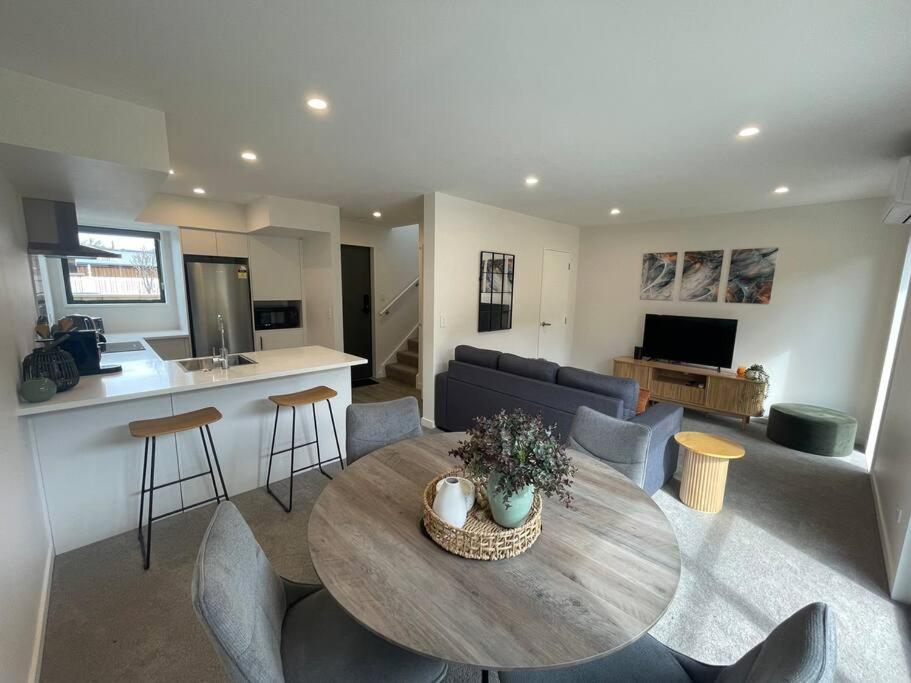 Apartment New And Serene Two Bedroom Townhouse Close To Cbd *