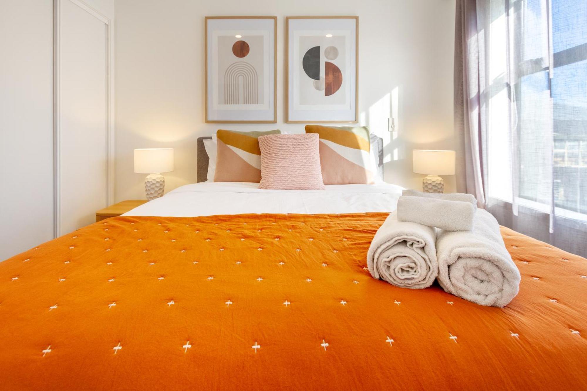 Apartment Gorgeous In - 2 Bed Oasis W/king Bed
