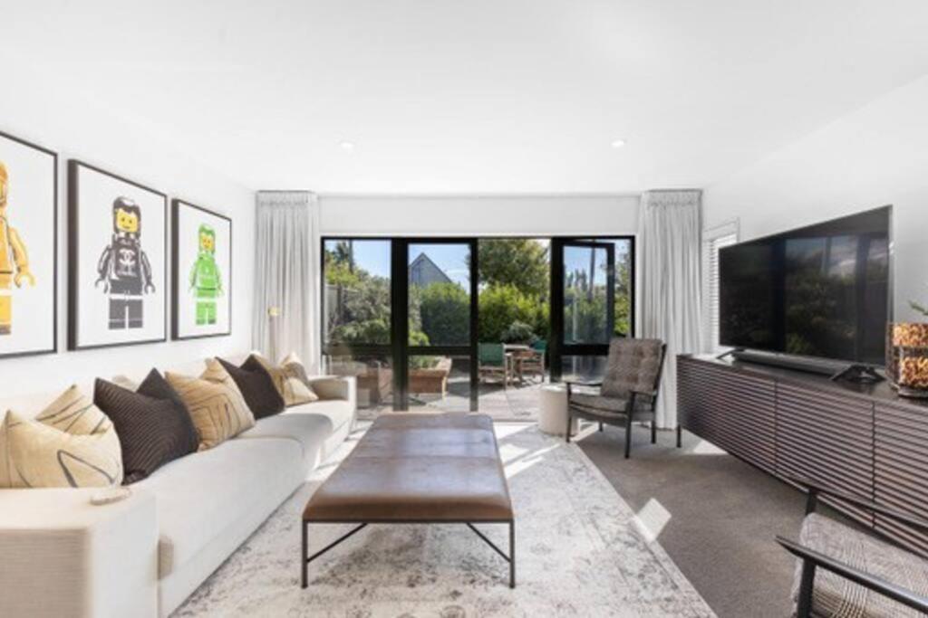 Plush Upmarket Close Hagley Park 2bdrms 2 Bthrms Apartment Christchurch