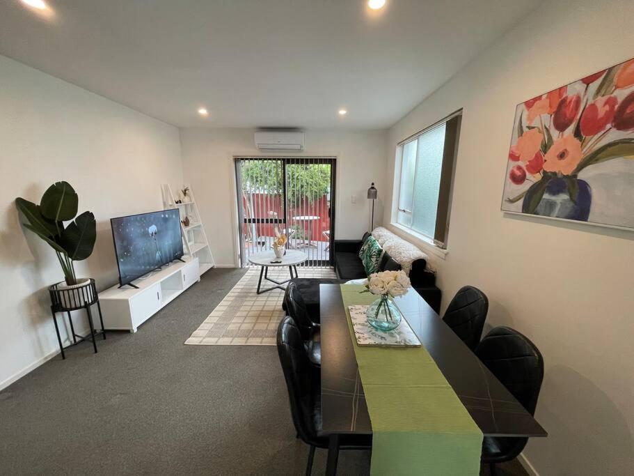 Holiday home Cosy And Stylish Single Level 2 Bed Near Cbd