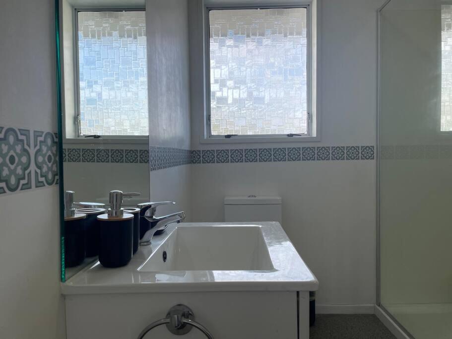 Cosy And Stylish Single Level 2 Bed Near Cbd