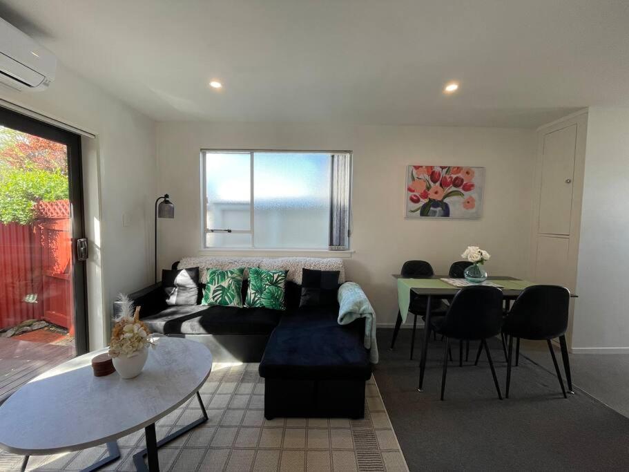Holiday home Cosy And Stylish Single Level 2 Bed Near Cbd