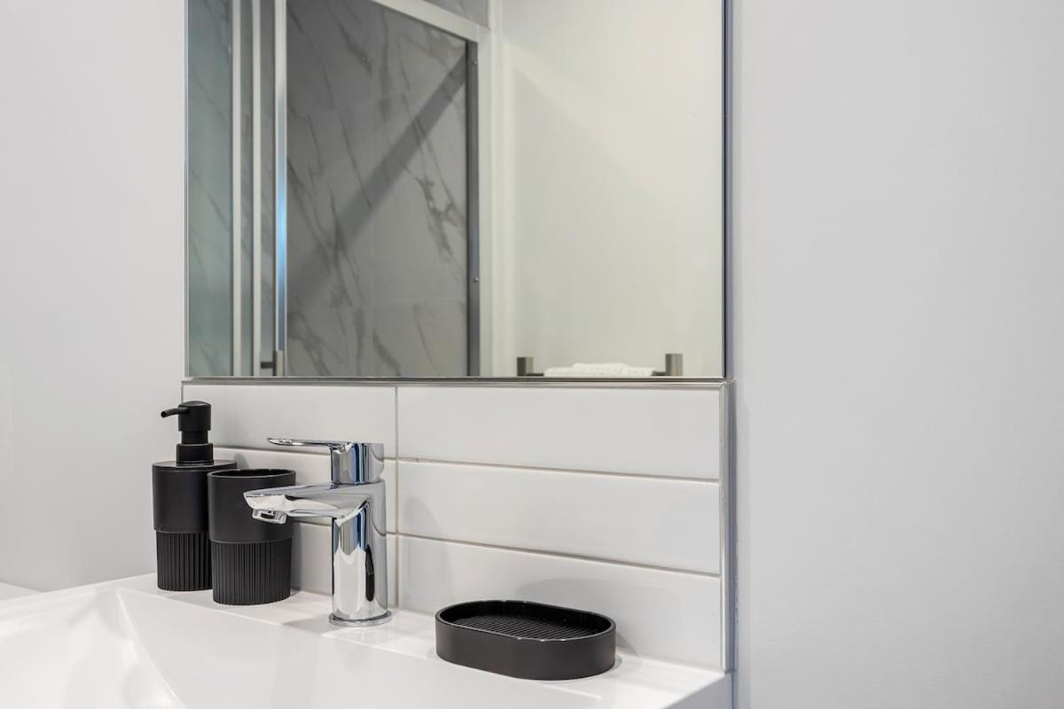 Serene Spaces On Tuam - 2 Bedroom * Christchurch