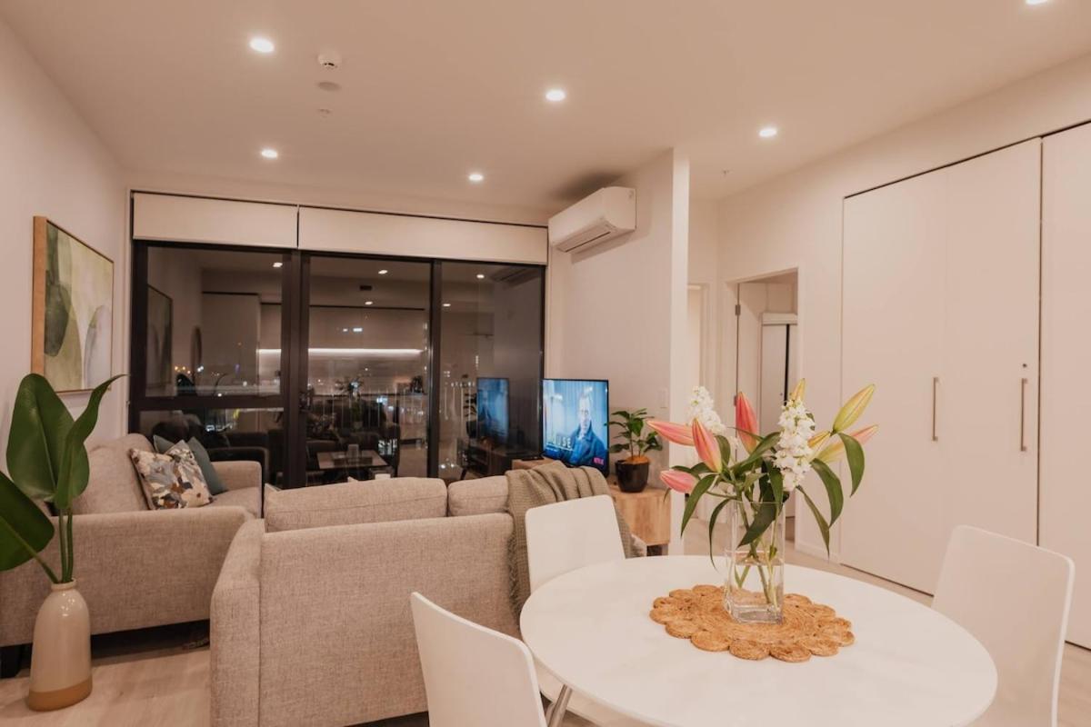 Serene Spaces On Tuam - 2 Bedroom Apartment Christchurch