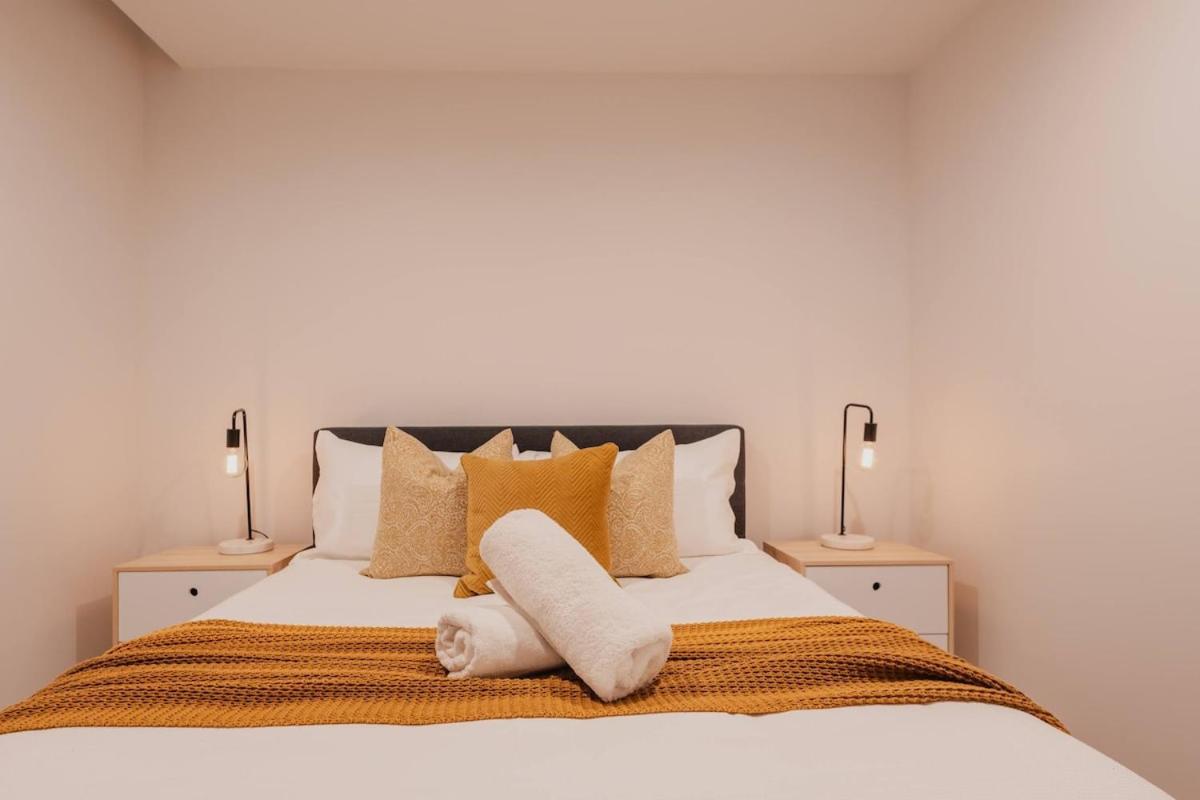 Apartment Serene Spaces On Tuam - 2 Bedroom Christchurch