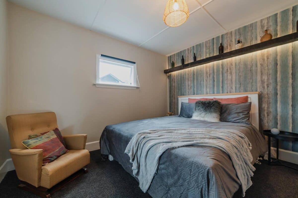 Peaceful & Hot Tub Holiday home Christchurch