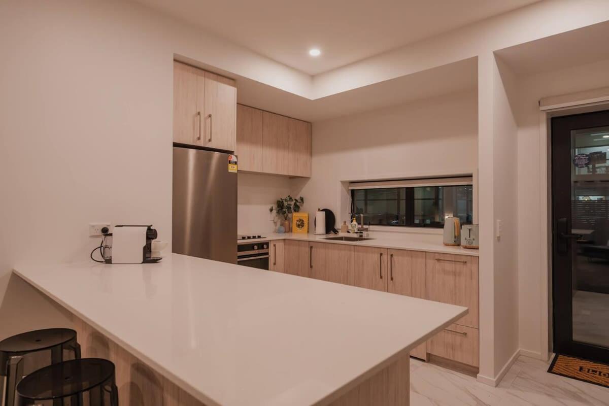 Your Stylish Retreat In The Heart Of The * Christchurch
