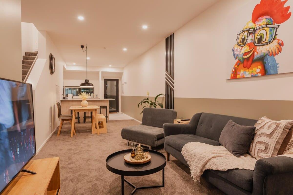 Apartment Your Stylish Retreat In The Heart Of The