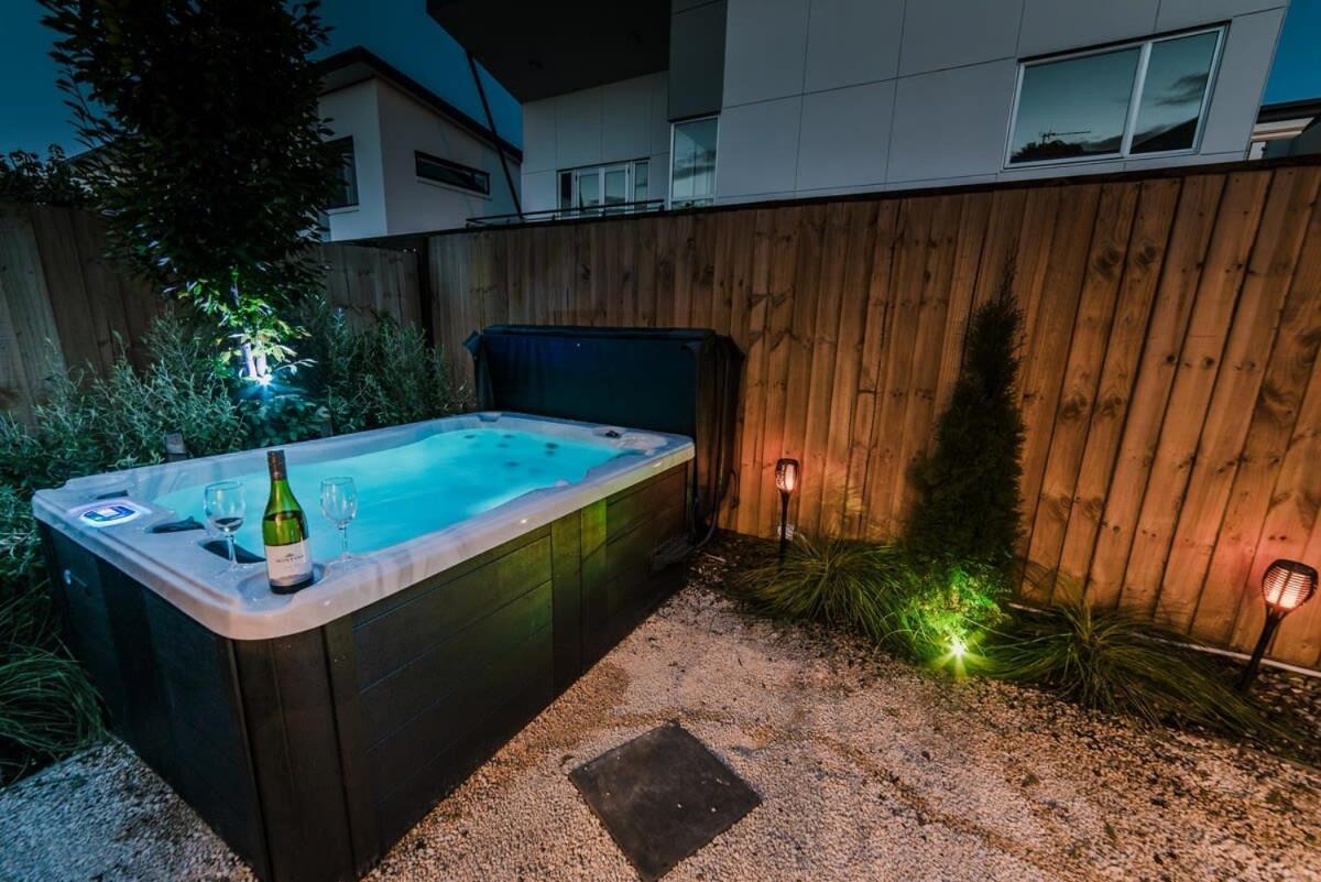 Holiday home Hot Tub Under The Lights Christchurch