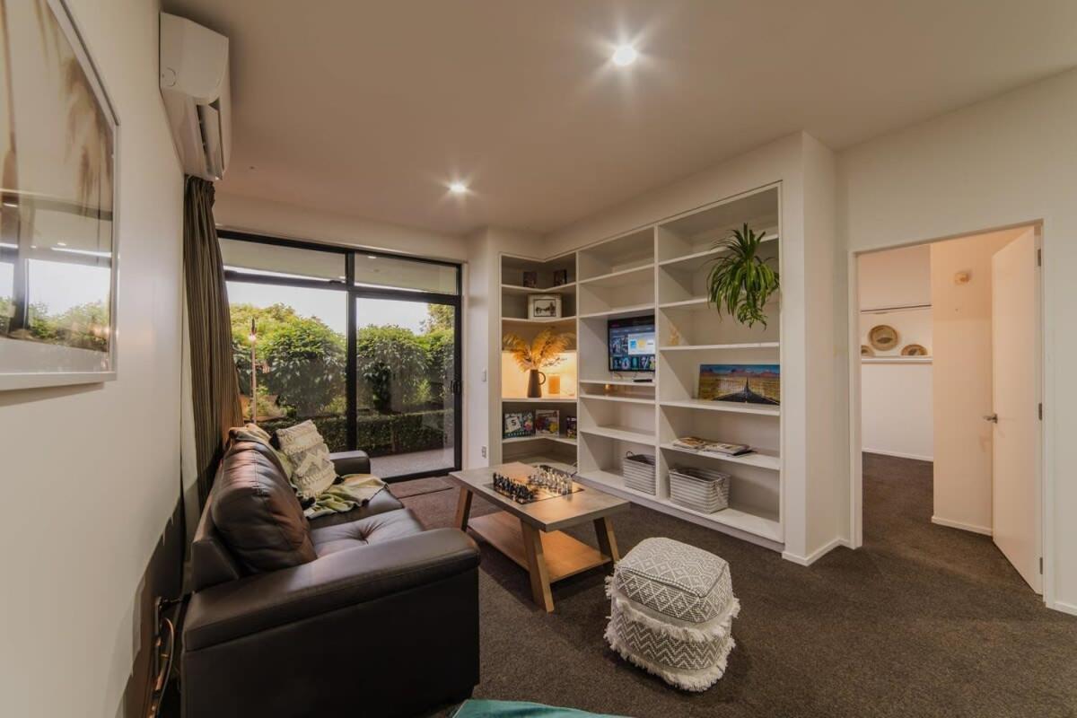 Holiday home Million Dollar Views - Sleeps 12 *