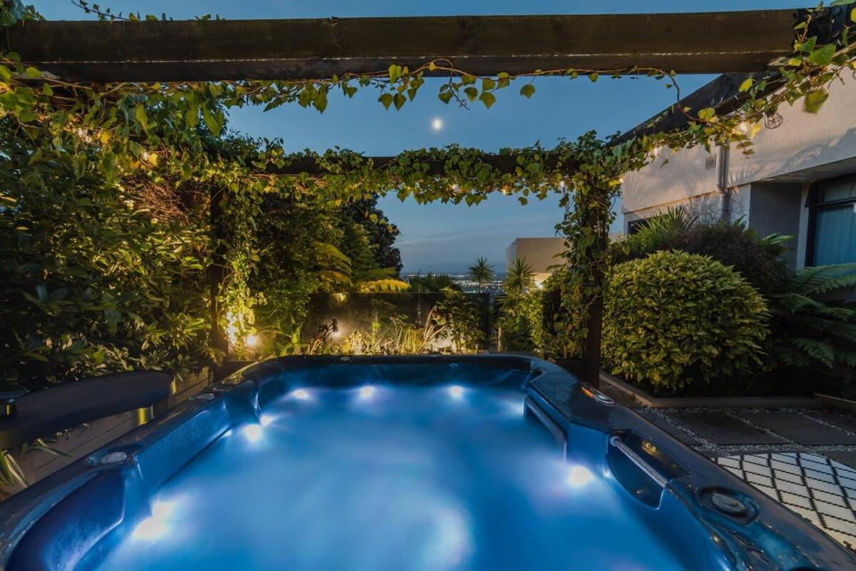 Holiday home Million Dollar Views - Sleeps 12