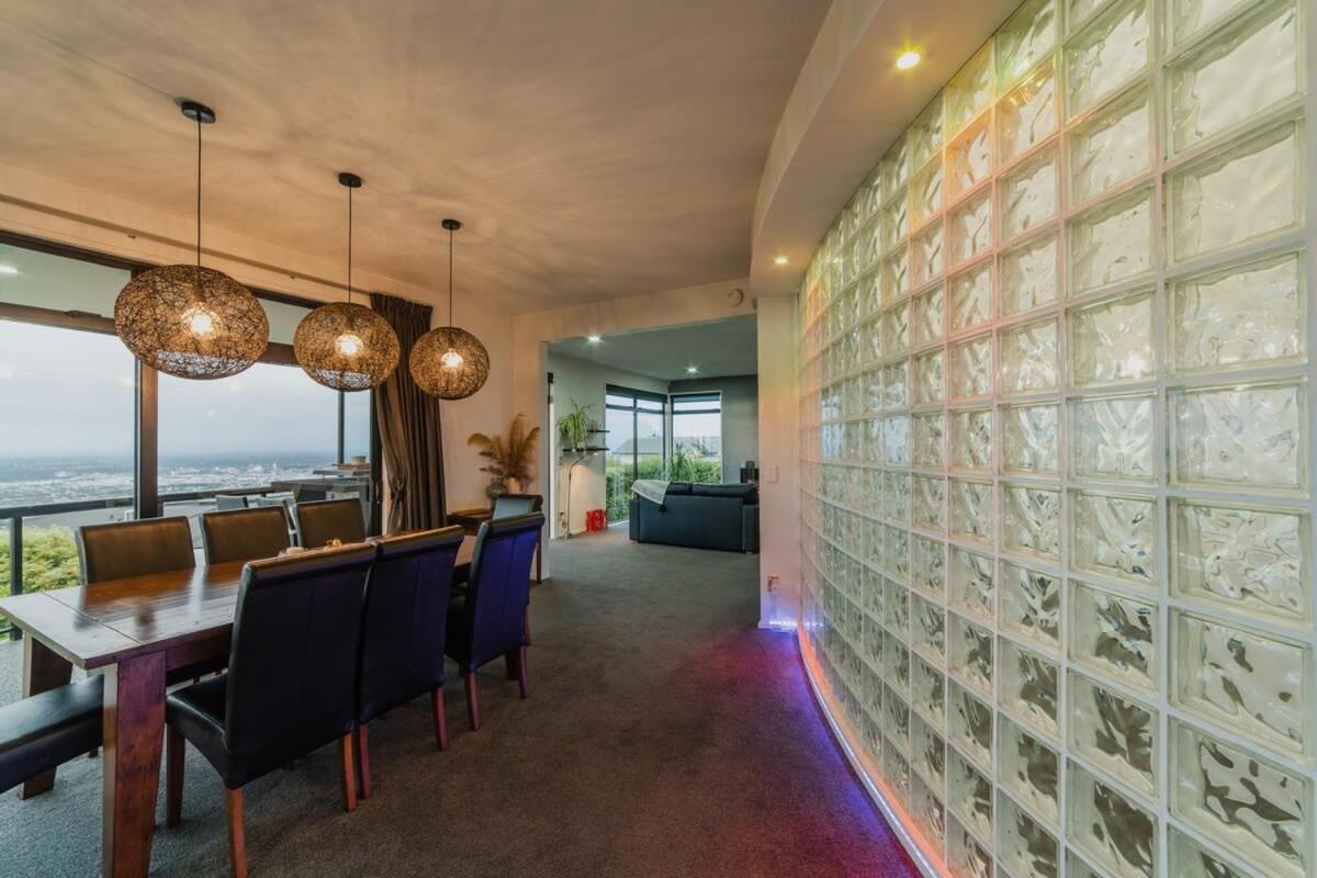 Million Dollar Views - Sleeps 12 Holiday home *