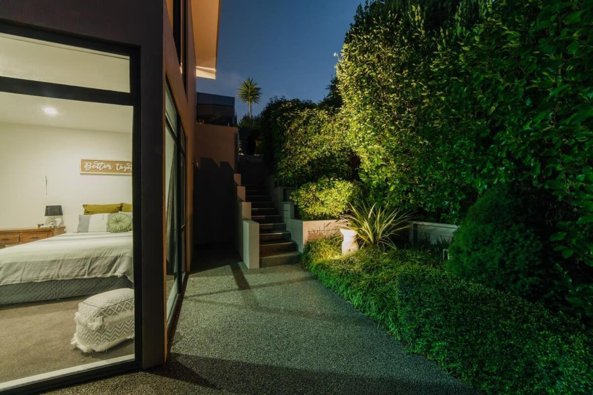 Million Dollar Views - Sleeps 12 Christchurch