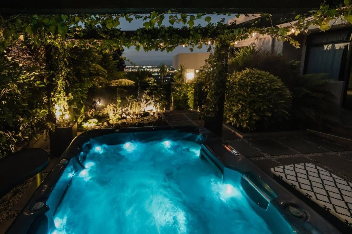 Holiday home Million Dollar Views - Sleeps 12