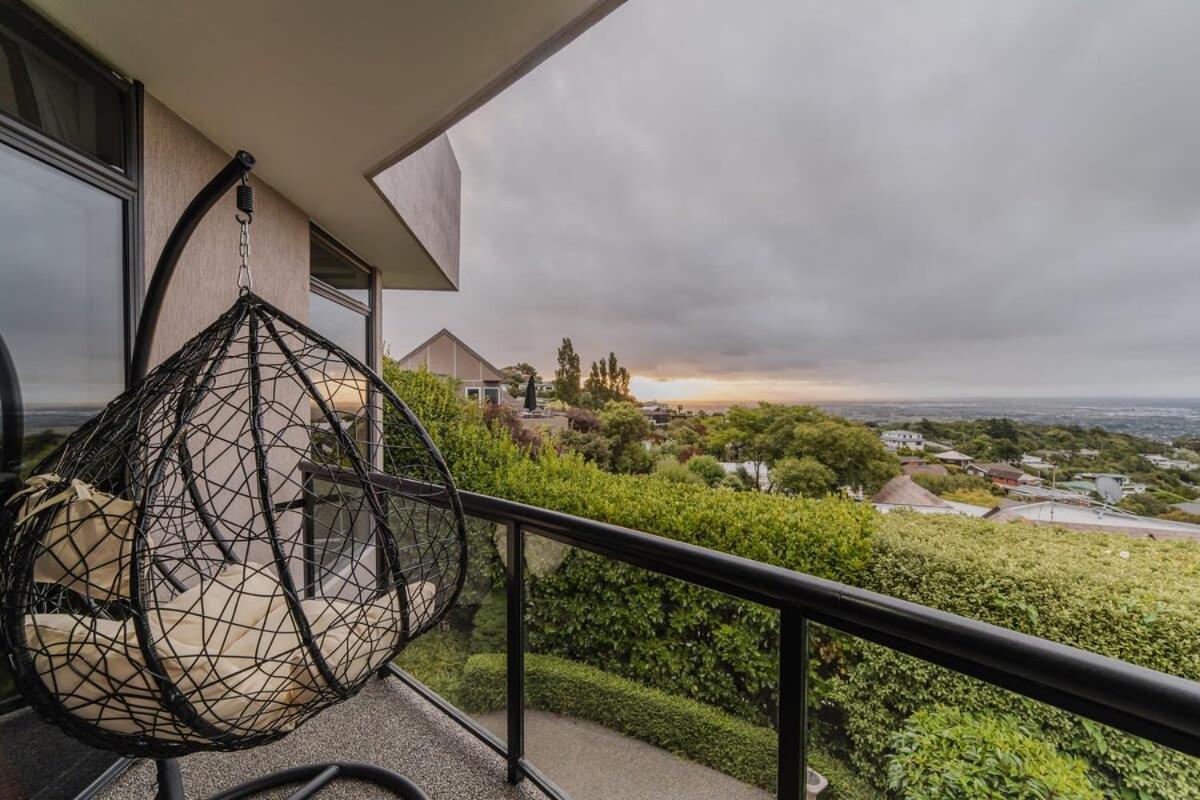 Million Dollar Views - Sleeps 12 Holiday home Christchurch