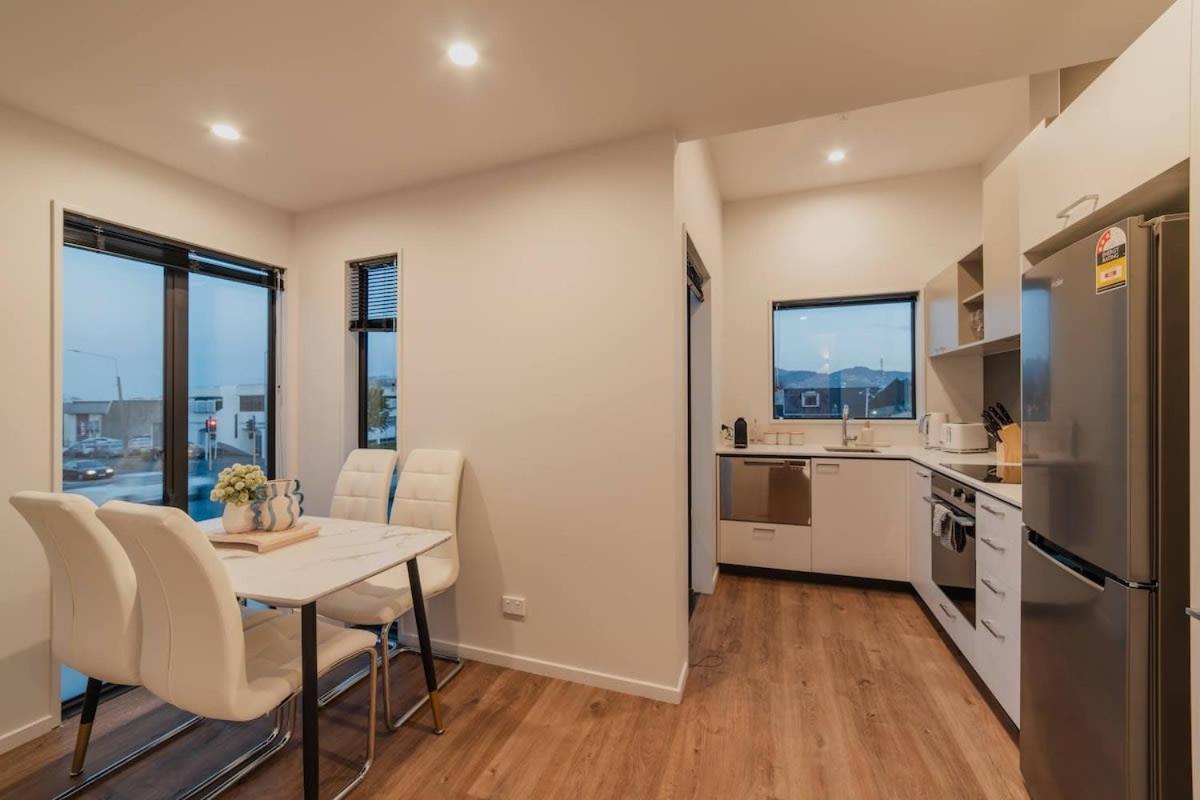 Triple Treat On Fitzgerald - Your 3-br Getaway Holiday home