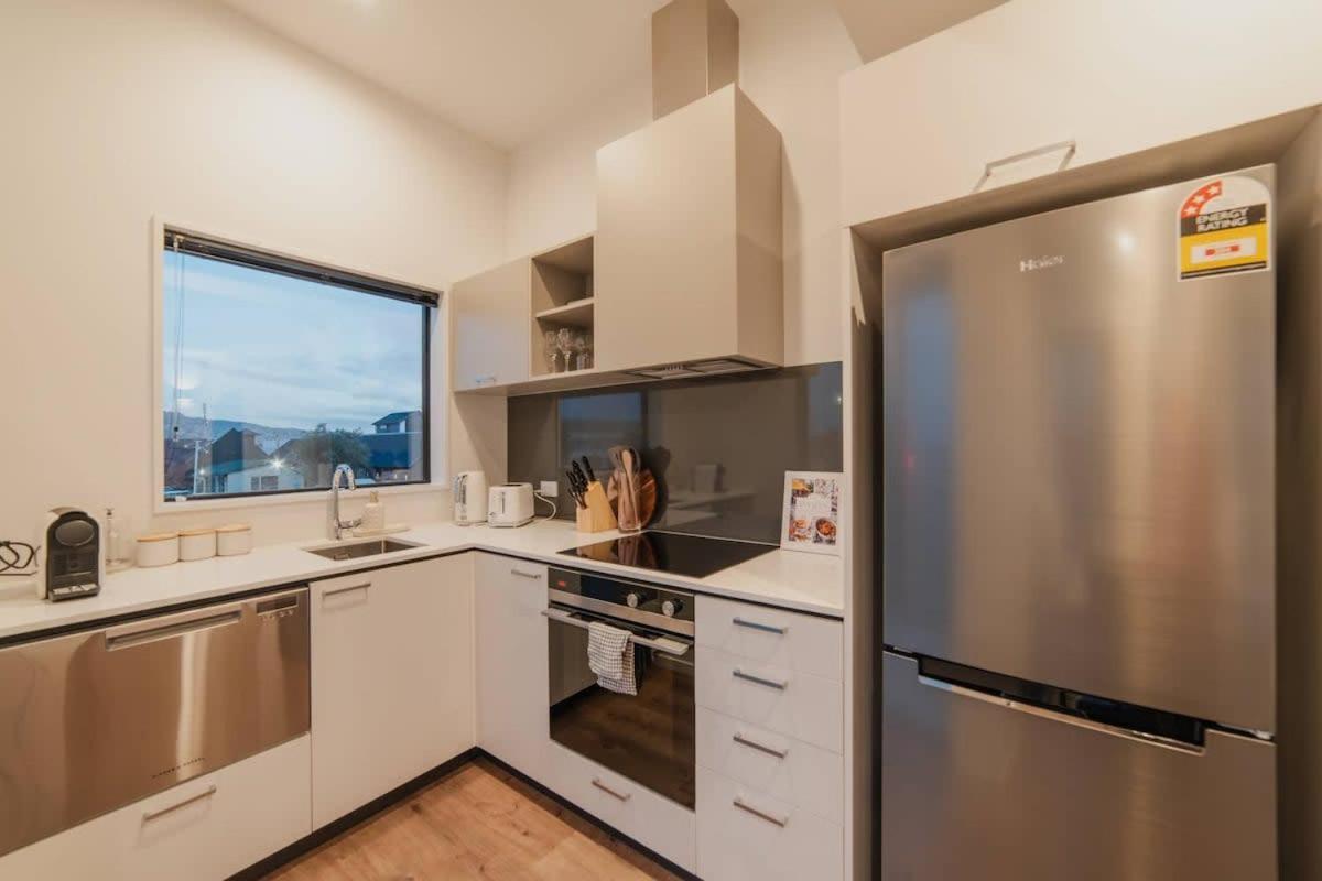 Holiday home Triple Treat On Fitzgerald - Your 3-br Getaway Christchurch