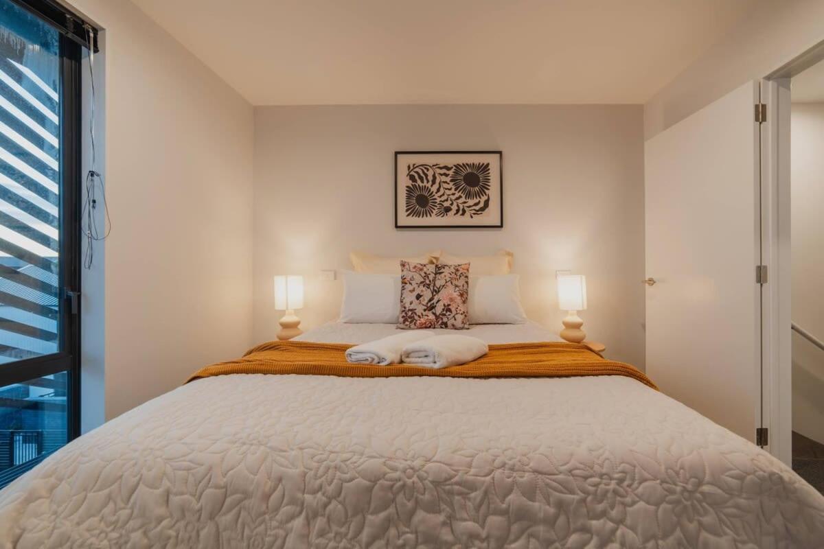 Triple Treat On Fitzgerald - Your 3-br Getaway * Christchurch