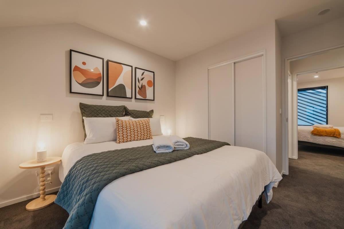 Triple Treat On Fitzgerald - Your 3-br Getaway Holiday home *